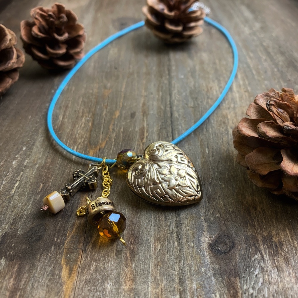 Filigree Embossed Heart Locket Pendant Necklace
